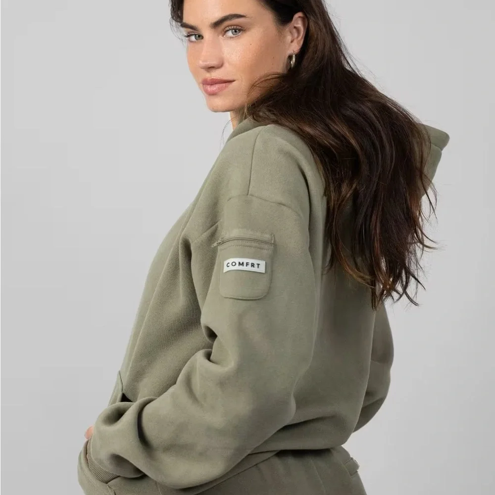 Comfort Travel Essentials Hoodie. 💚 NWT - Picture 4 of 4